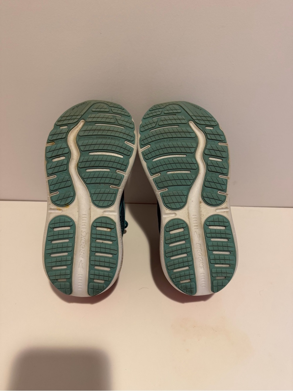 Brooks Women’s Ghost Max 2 - Size 6 - Picture 5 of 6